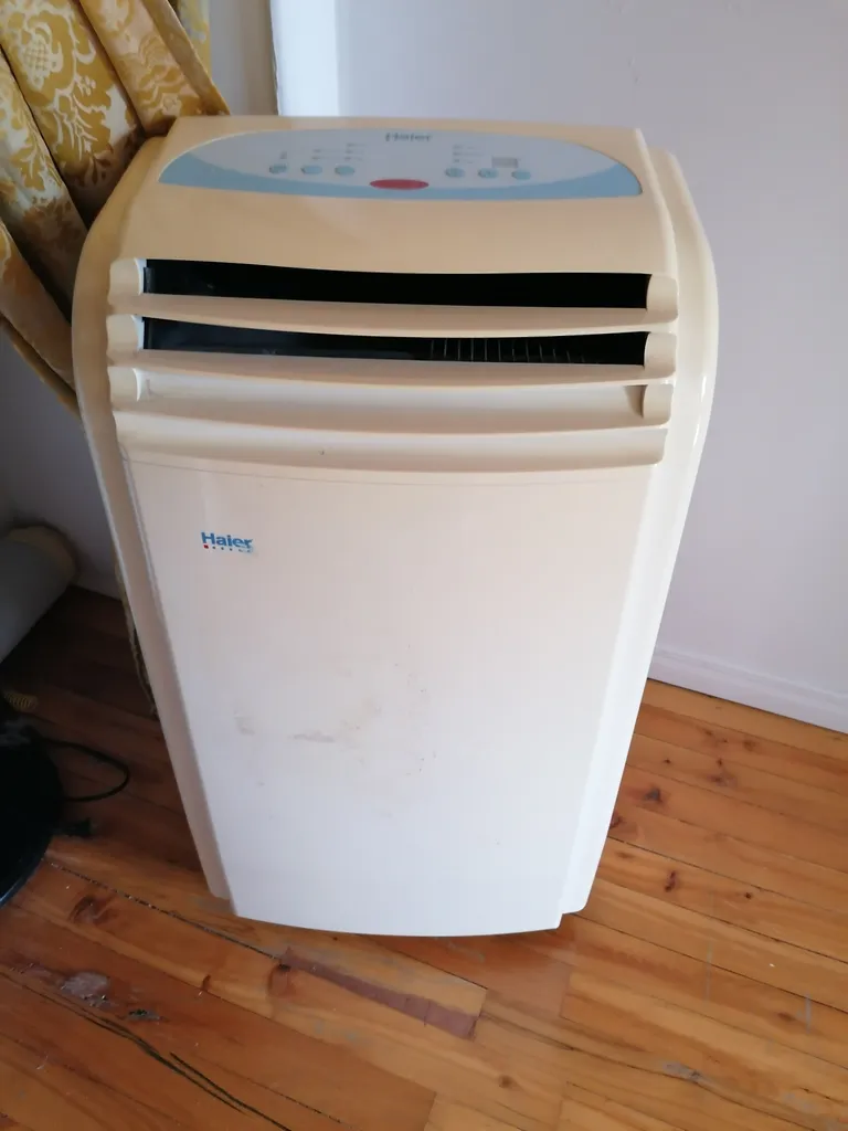 Free Standing AC unit photo 1