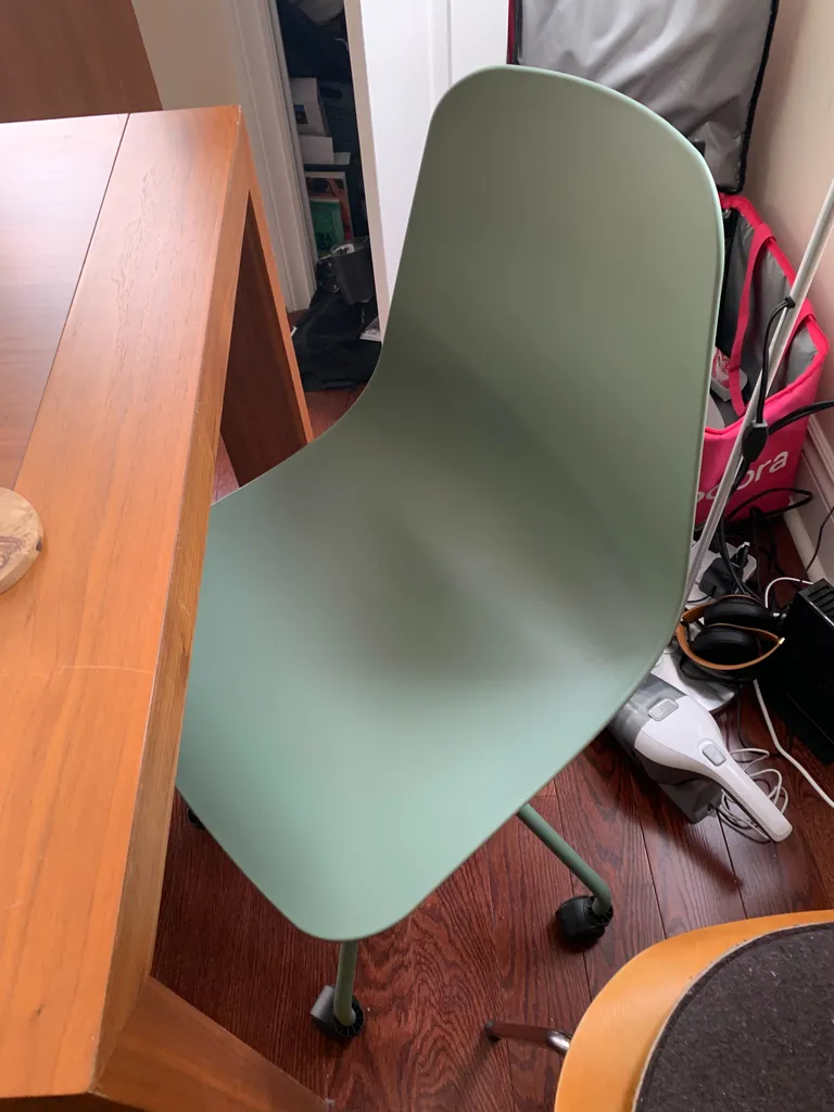 Article Svelti Aloe Green Office Chair photo 1