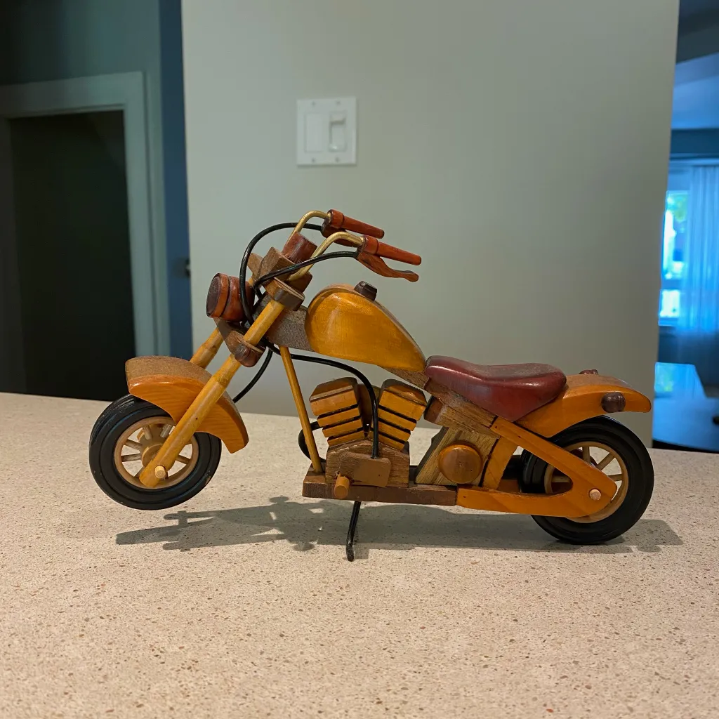 Handcrafted Wooden Motorcycle Decor 🏍💨 photo 1