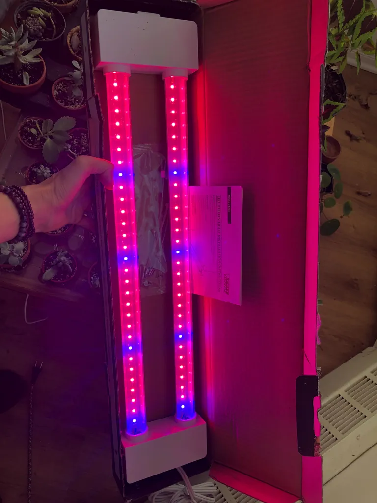 2ft 19w red spectrum grow light  photo 1