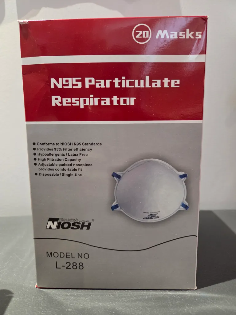 N95 Particulate Respirator Facemask photo 1