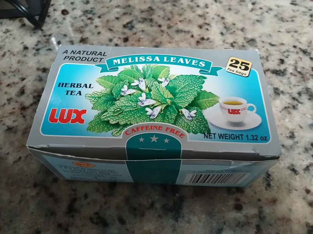 Melissa leaves herbal tea (lemonbalm) photo 1