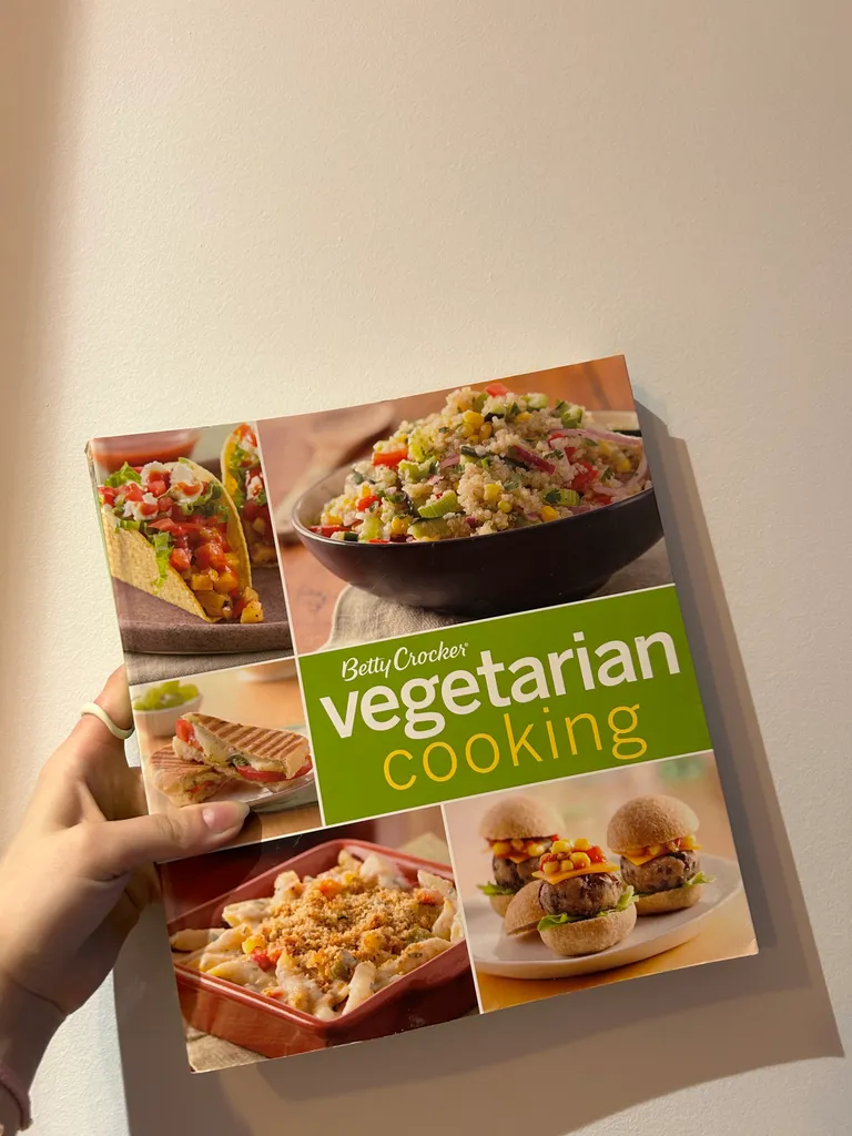 Vegetarian Cookbook  photo 1