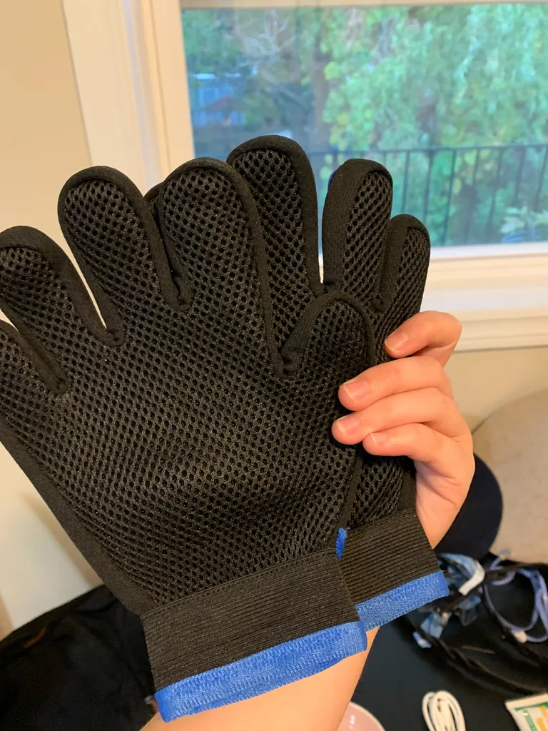 Pet brush gloves photo 1