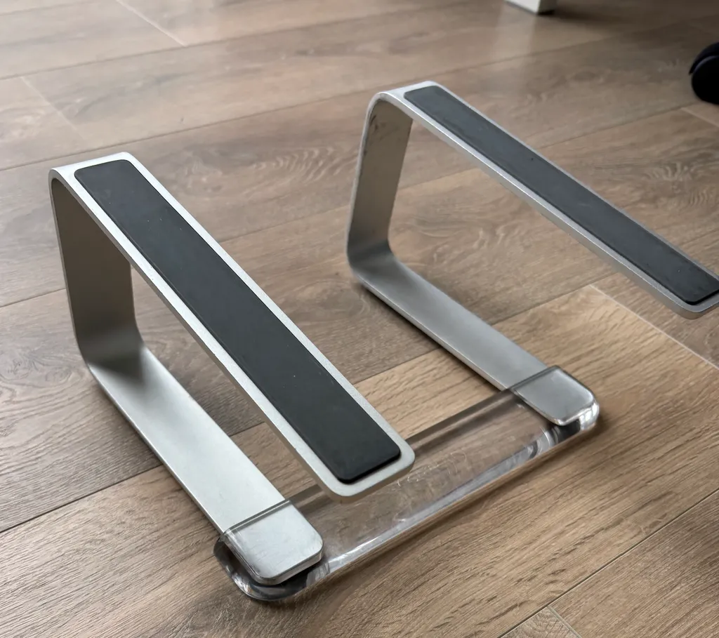 Laptop stand photo 1