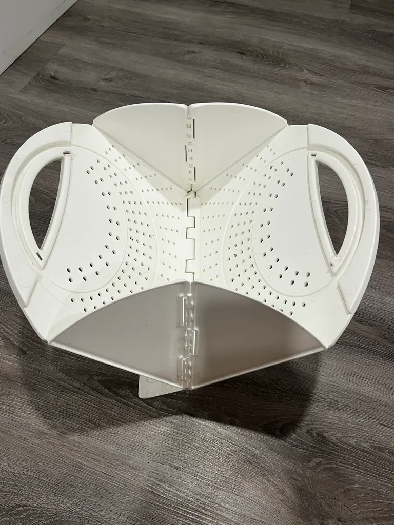 Flat folding colander / strainer photo 1