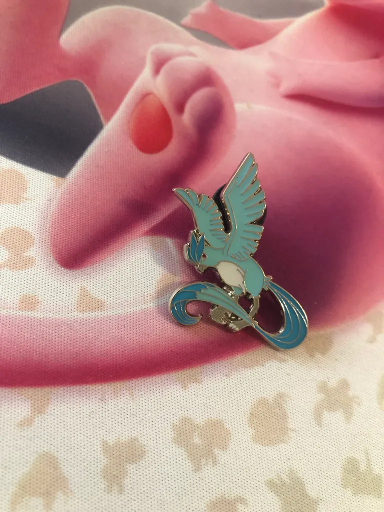 Articuno Pokémon Enamel Pin photo 1