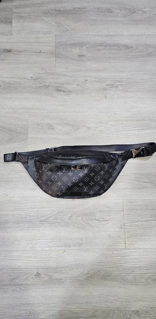Louis Vuitton Discovery Bumbag photo 1