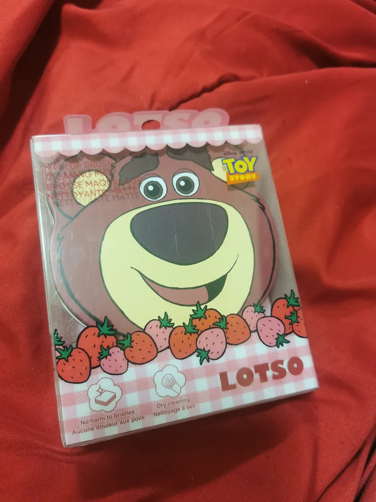 Miniso Toy Story Lotso makeup brush cleaning mat and tin  photo 1