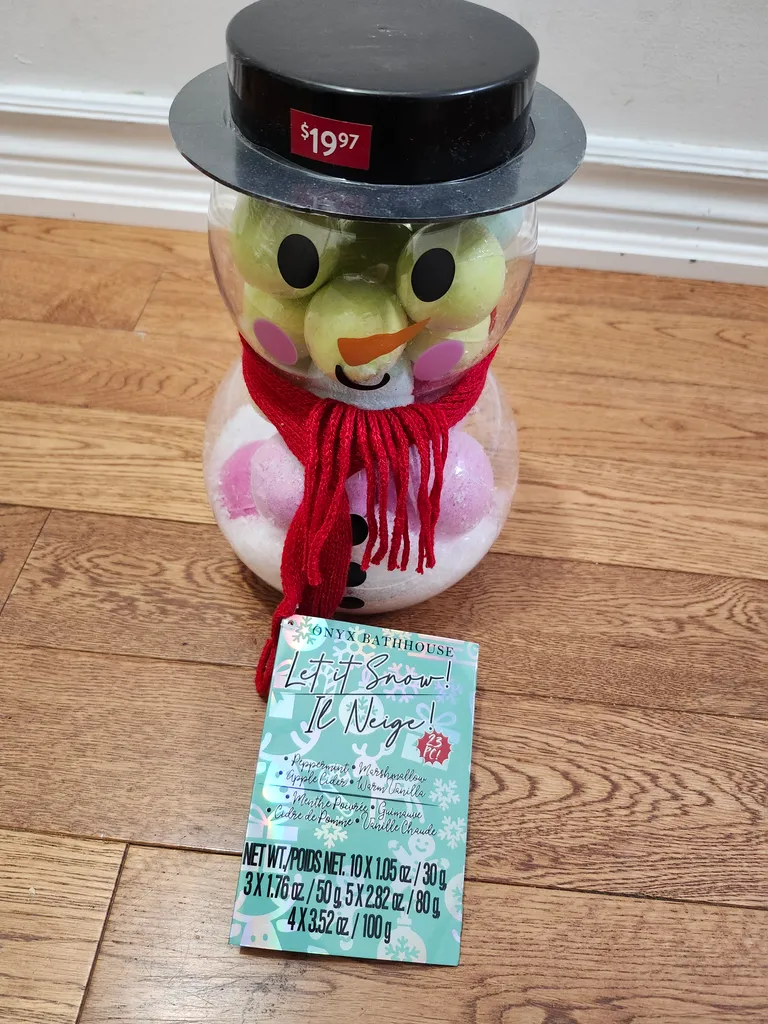Let it snow bath bombs, Christmas gift photo 1