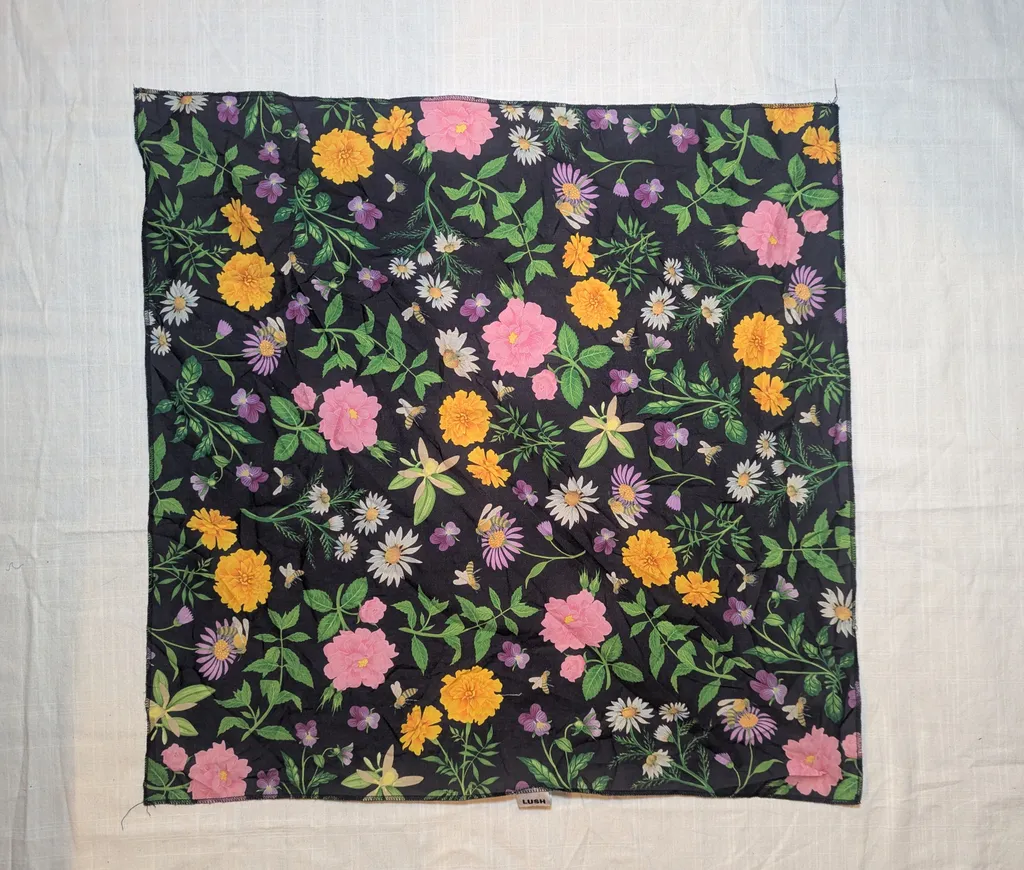Lush floral wrap  photo 1