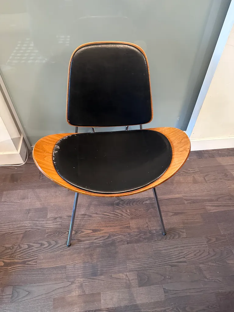 Four MCM Style Chairs photo 1