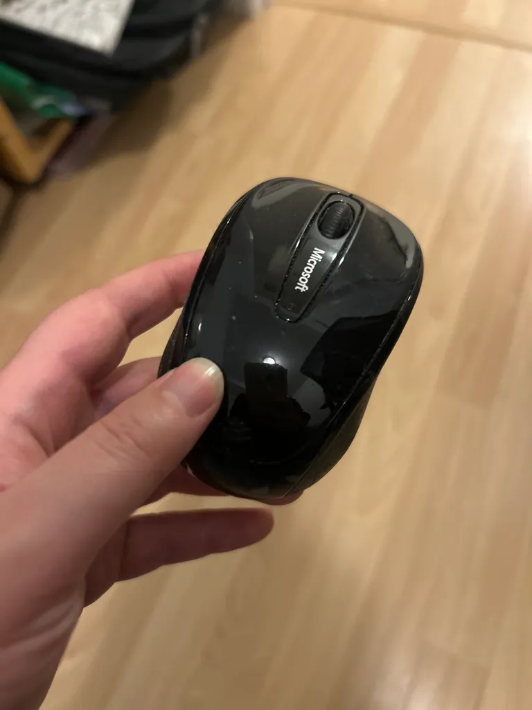 Wireless mouse photo 1