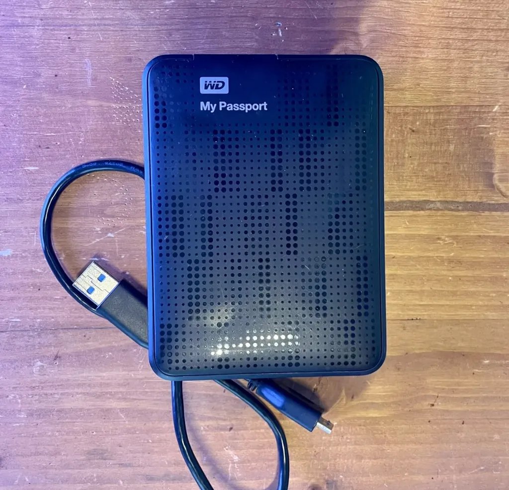 Free - portable harddrive photo 1