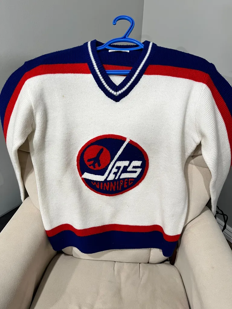 Winnipeg Jets Vintage Knit Sweater photo 1