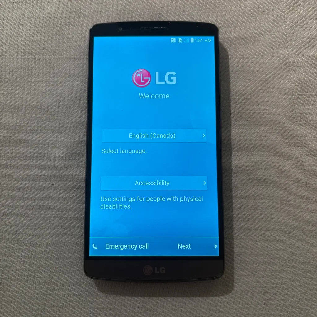 Old LG G3 smartphone cellphone photo 1