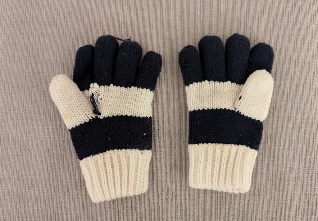 Kids Gloves  photo 1