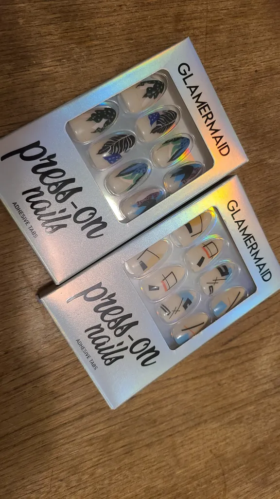 Press on nails photo 1