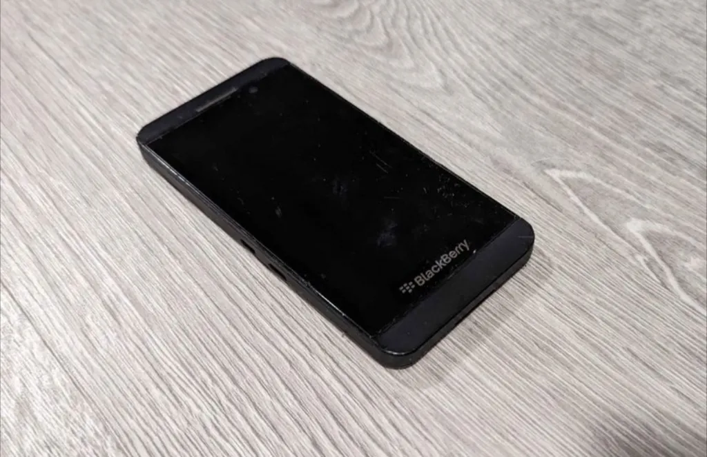 Blackberry Z10 with Charger  photo 1
