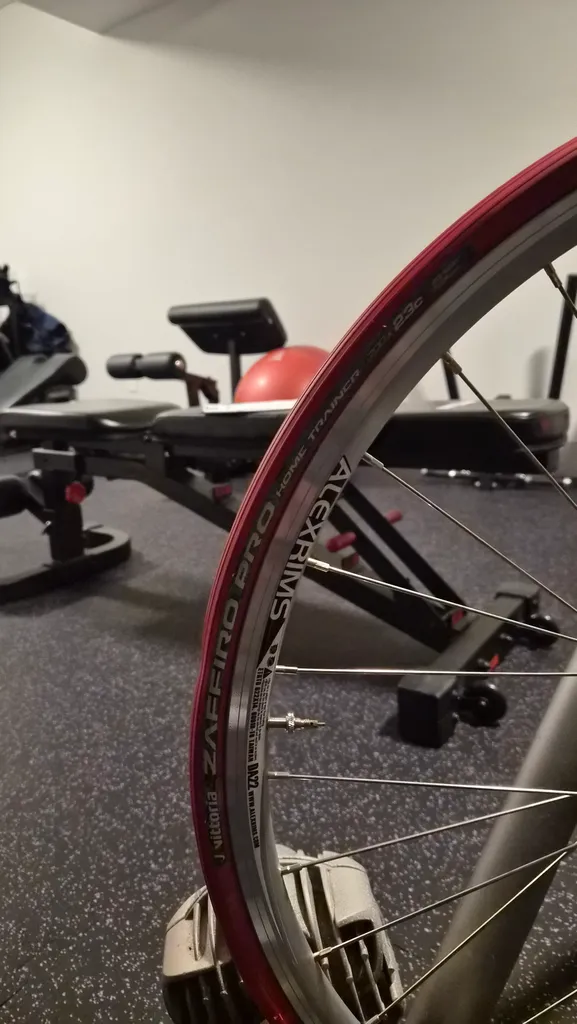 Saris CycleOps Fluid 2 Trainer w/ Zaffiro Tire photo 1