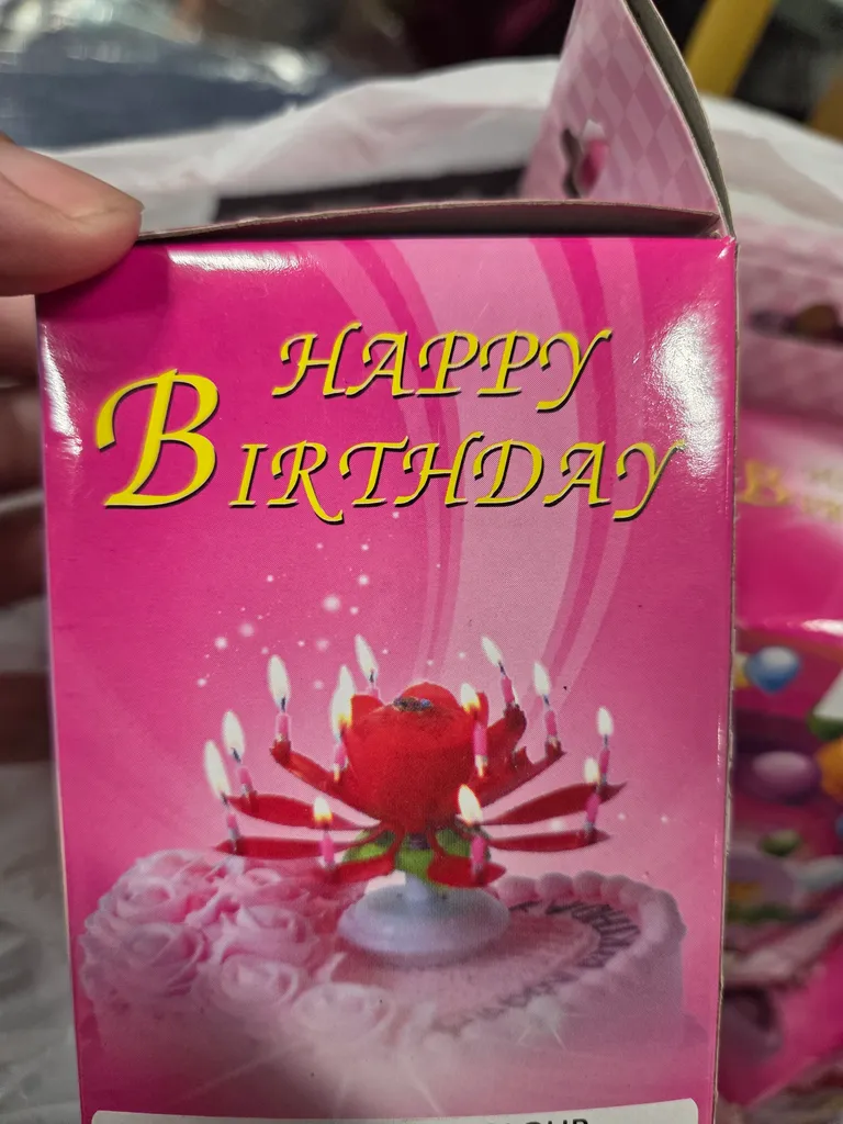 Musical birthday candles spins  photo 1