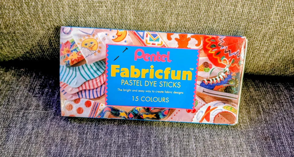 Pentel Fabric Fun Pastel Dye Sticks - 15 Colours photo 1