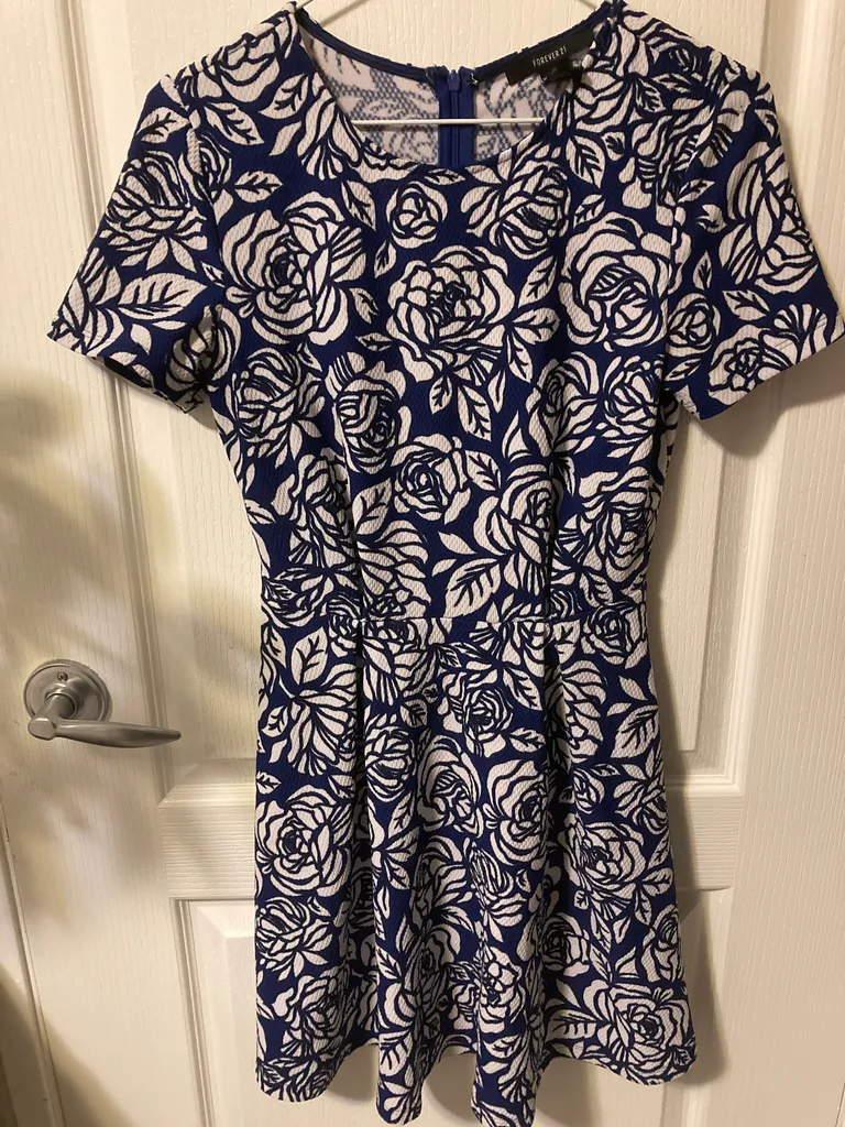 Patterned dress photo 1