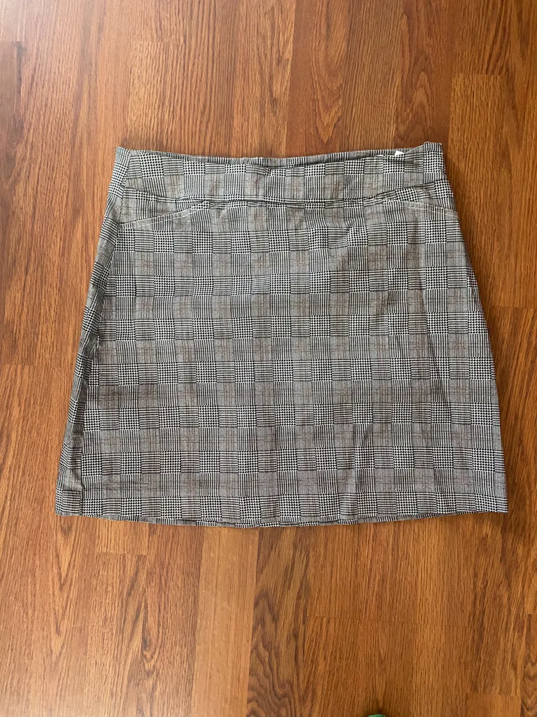 Tag Black and White Mini Skirt photo 1