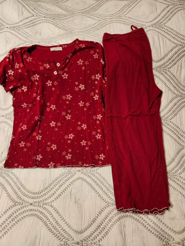 Comfy maroon pajama . It says small but it also fits as M photo 1