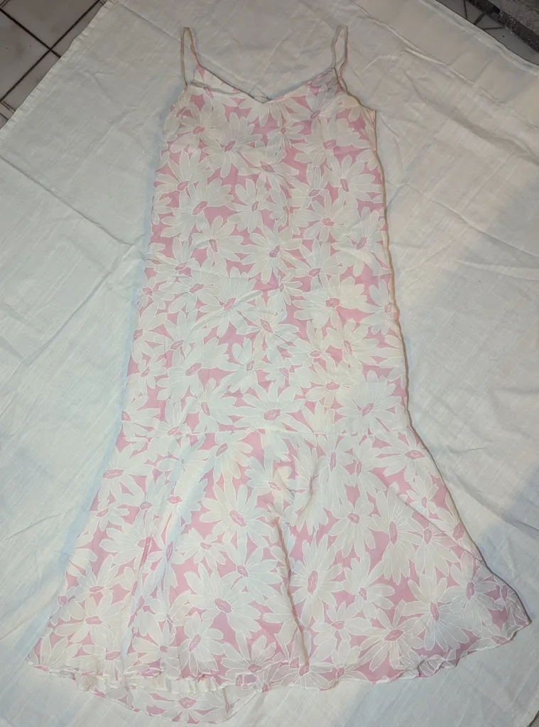 Pink floral dress photo 1