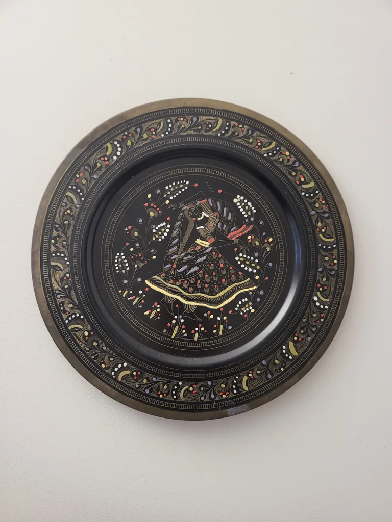 Hand etched and painting Indian plate  photo 1