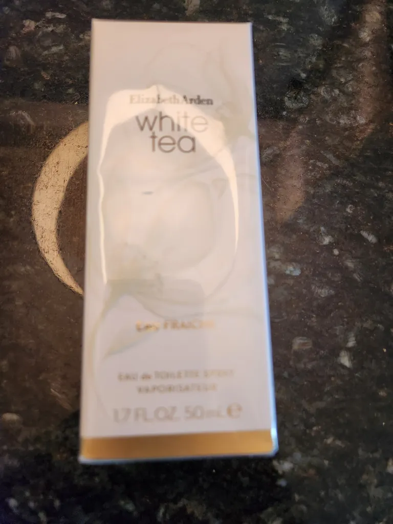 New Elizabeth Arden white tea photo 1