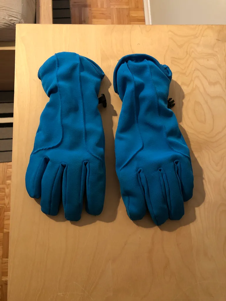 Gloves photo 1
