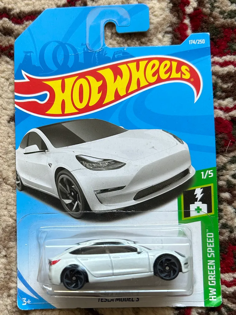 Hot Wheels Tesla model 3 photo 1