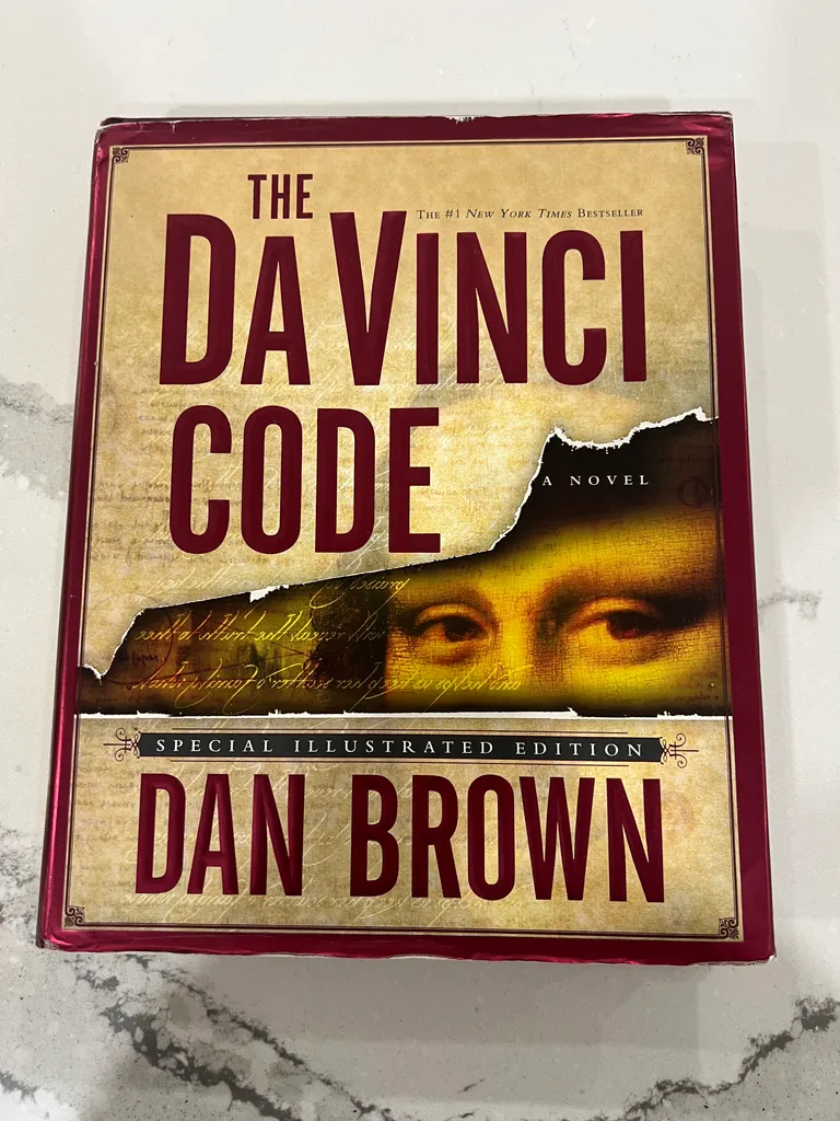 The Da Vinci Code Hardcover Book photo 1