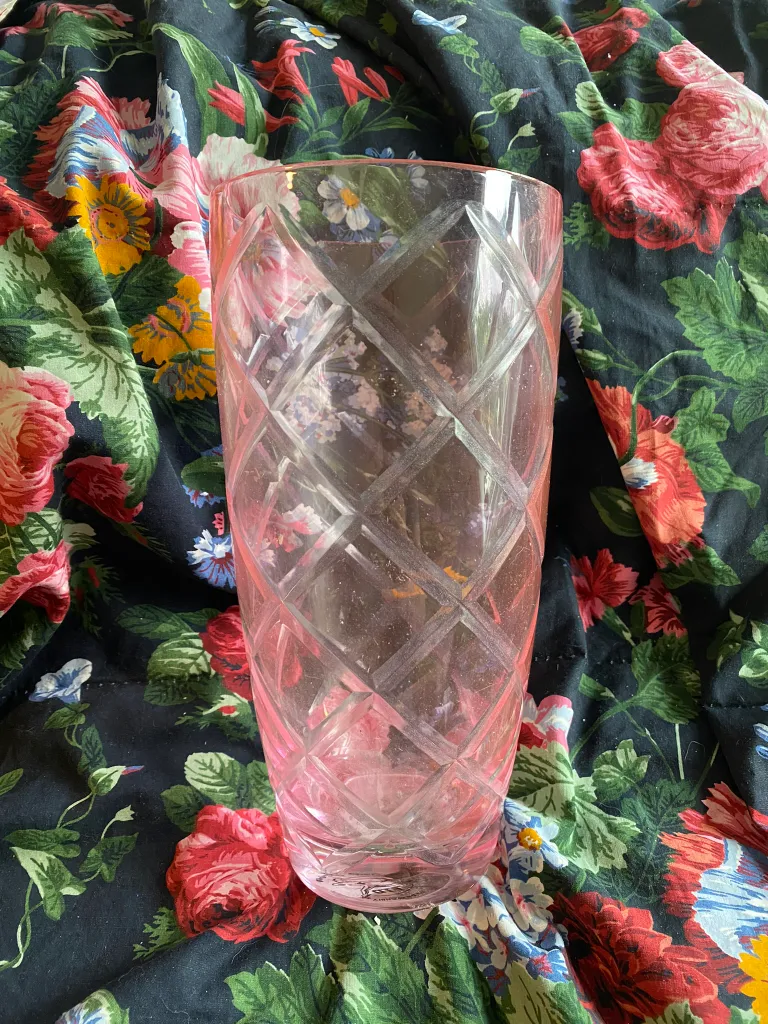 Pink glass vase  photo 1