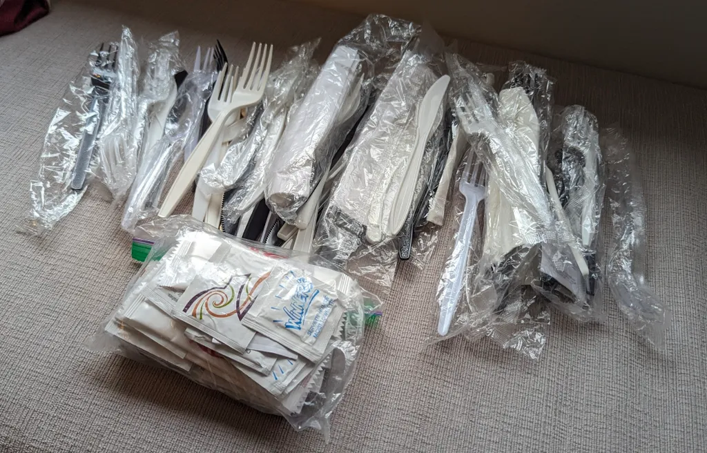 Bulk Assorted Plastic Cutlery photo 1