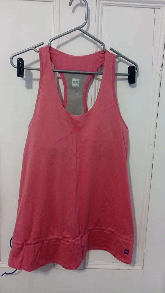 Mec workout tank top, sz L photo 1
