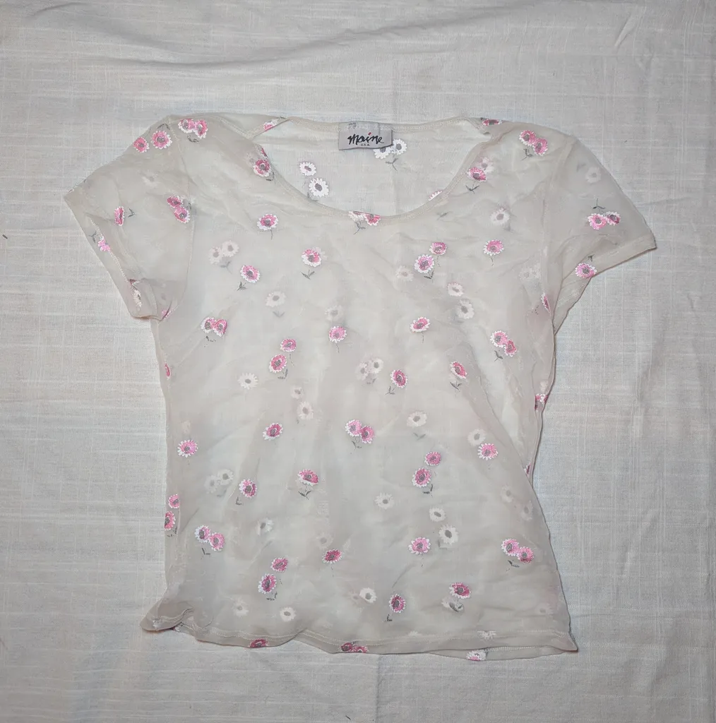 Flower mesh top photo 1