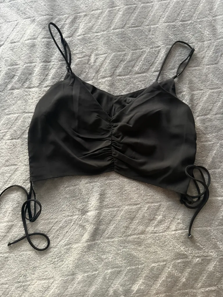 Black cami cropped top photo 1