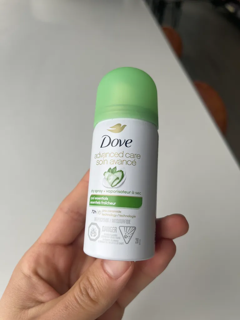 Small Dove antiperspirant deodorant spray  photo 1