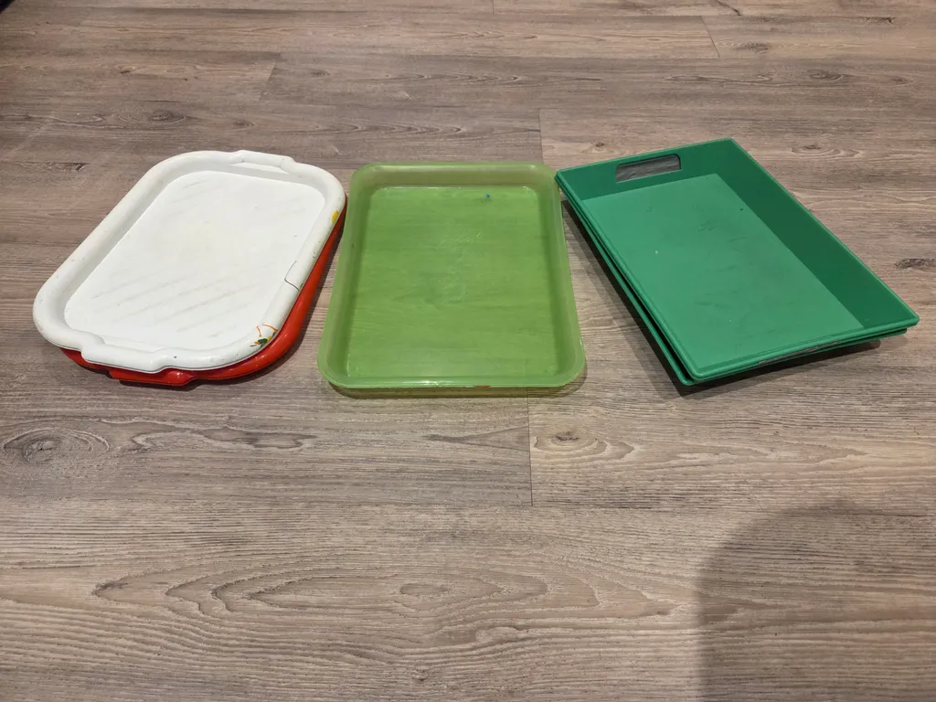 Plastic trays photo 1