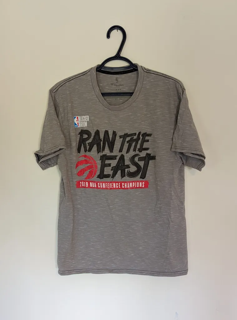 Men's Medium Raptors Shirt  photo 1