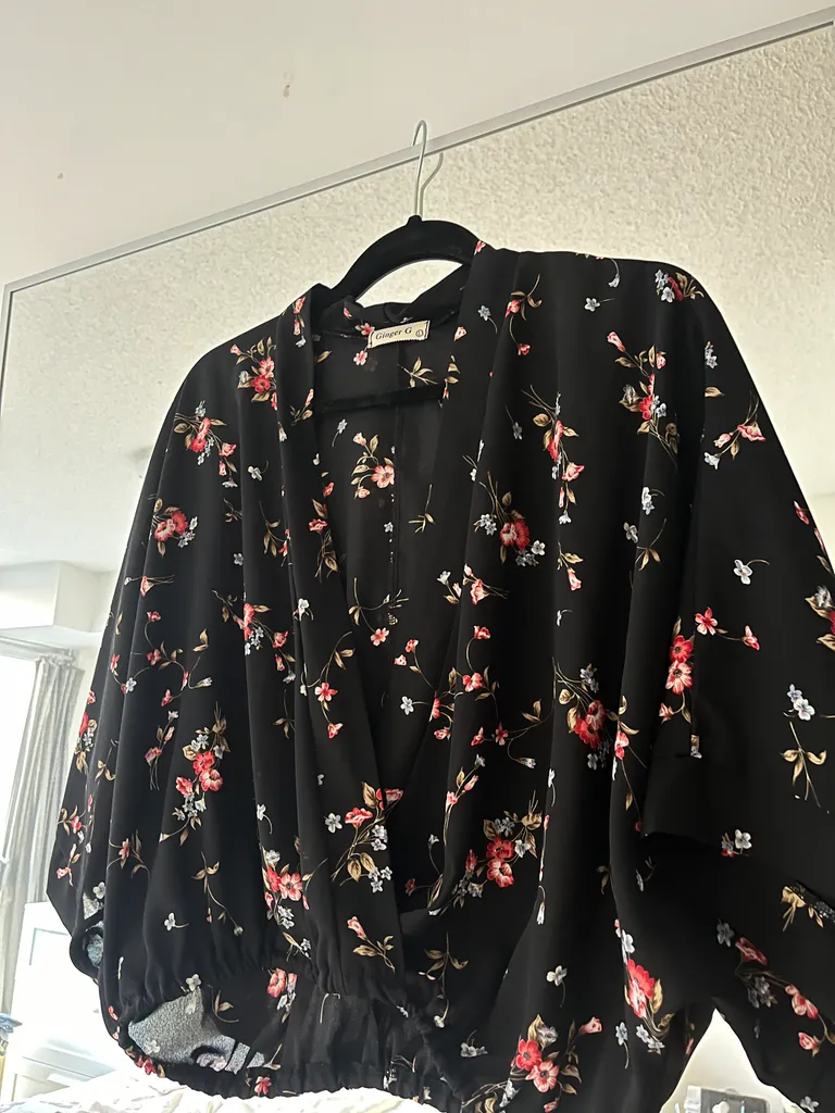 Ginger G black top photo 1