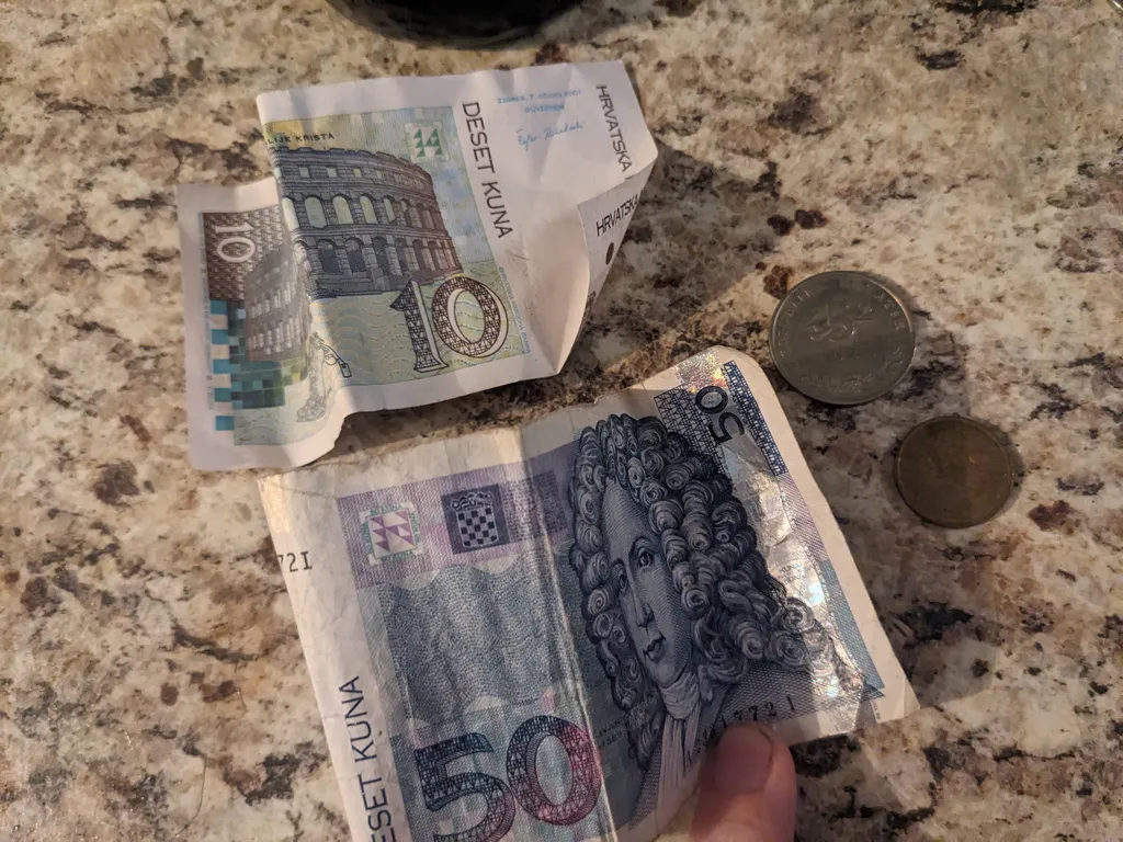 Y2k croatia currency. Got replaced by euro in the last years. photo 1