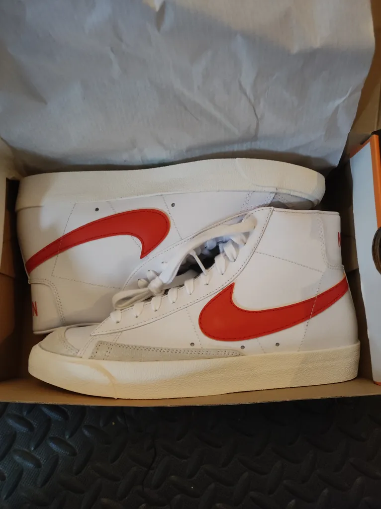 Nike Blazer Mid 77 Vintage White/Mantra. Men's Size 9.5 photo 1