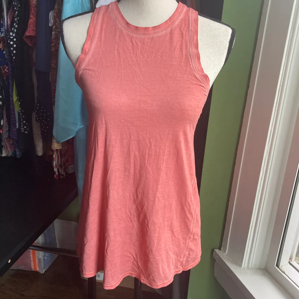Lululemon tank size XS photo 1