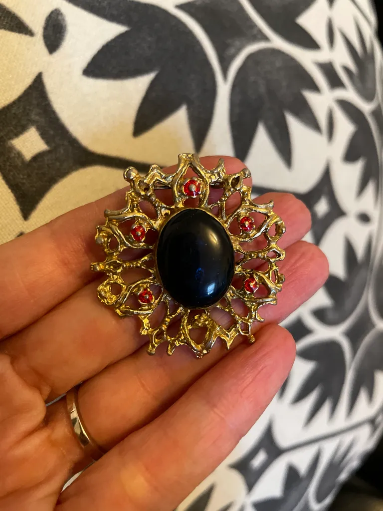 Brooche made by artist  photo 1