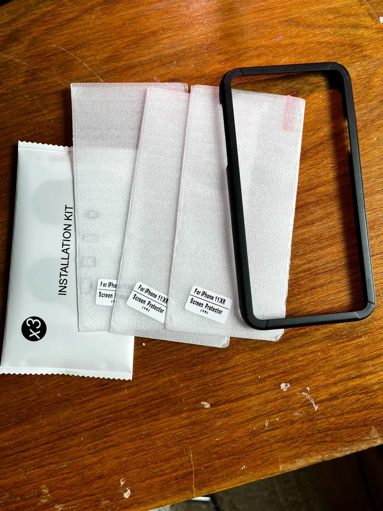 iPhone 11/XR screen protectors (3) photo 1