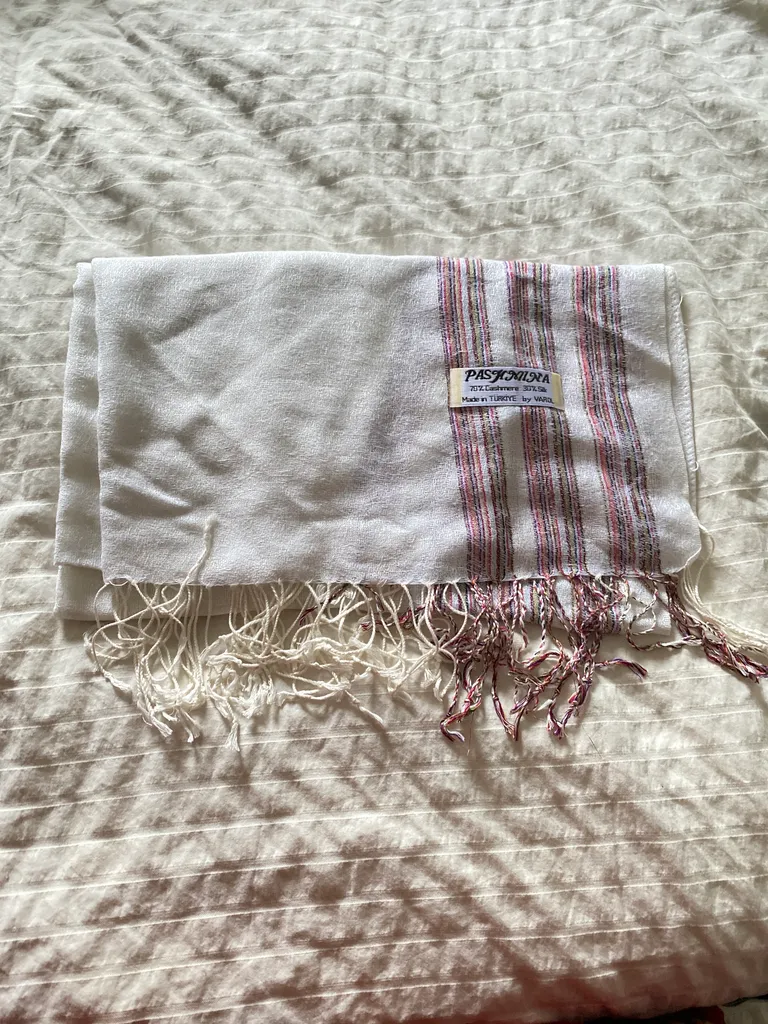 Silk / Cashmere Pashmina Scarf photo 1